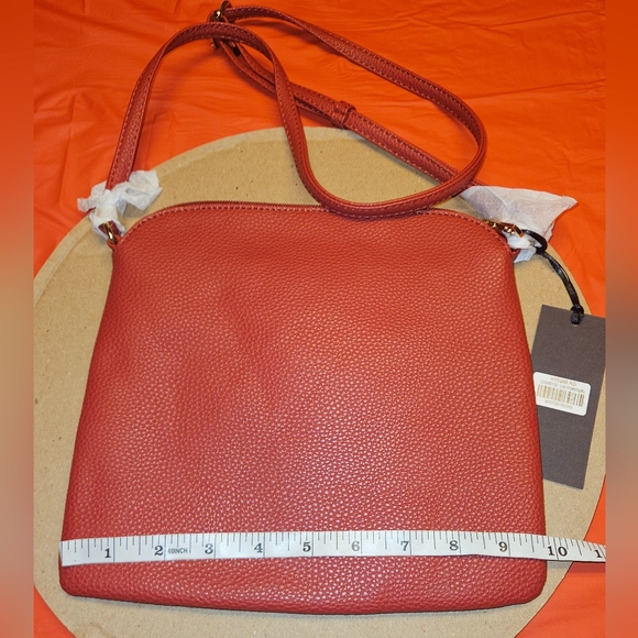 Vegan Crossbody Bag by Deluxity L.A. Red w/Front Tassels New w/Tags Lightweight - Picture 6 of 8